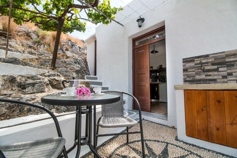 Hotel Casalindos Spitaki