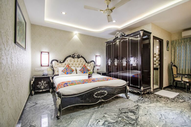 Fabhotel Nk Courtyard