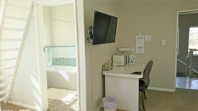 Hotel Indigo Moon Guesthouse