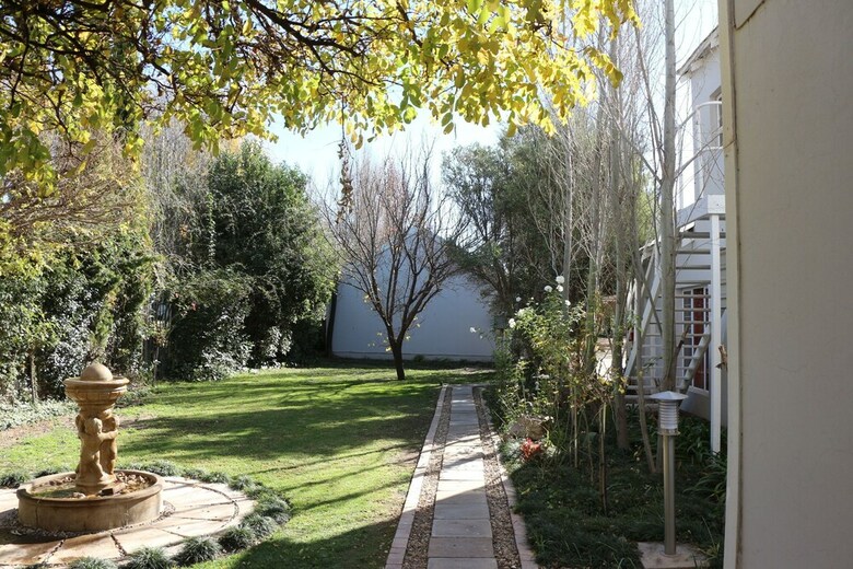 Hotel Indigo Moon Guesthouse