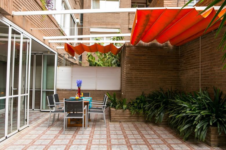 Apartment With Large And Private Terrace
