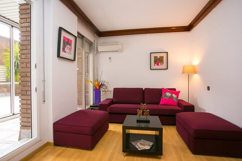 Apartment With Large And Private Terrace