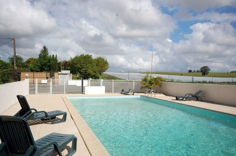 Camping La Cl� Des Champs