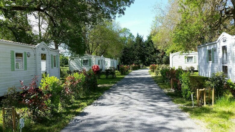 Camping La Cl� Des Champs