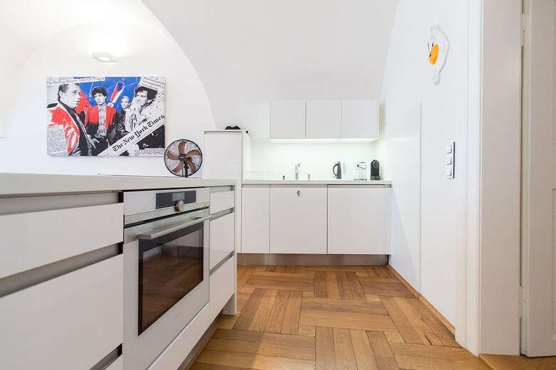The Bulletproof Apartment By Easybnb