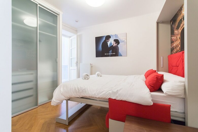 The Bulletproof Apartment By Easybnb