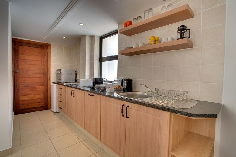 Hotel Limoni Luxury Suites