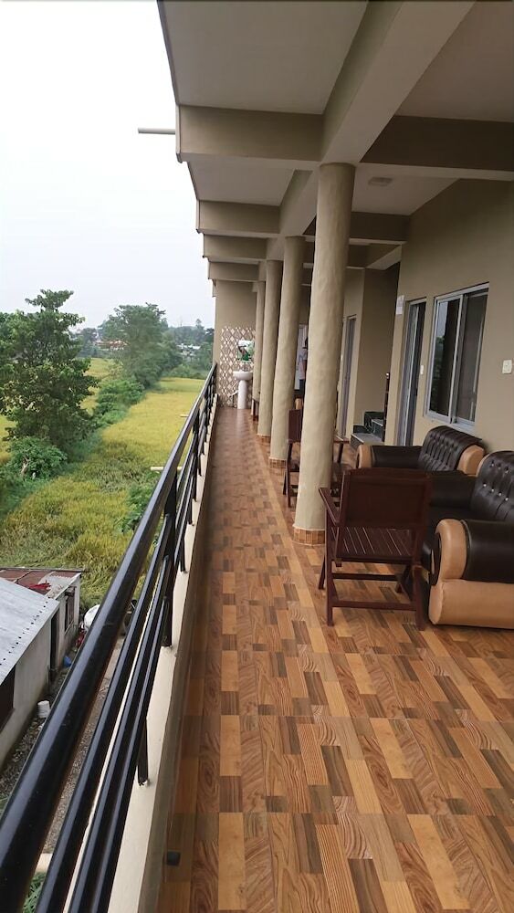 Hotel Sauraha Boutique Resort