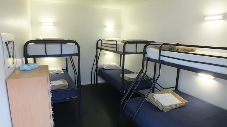 Hostal Bay Adventurer