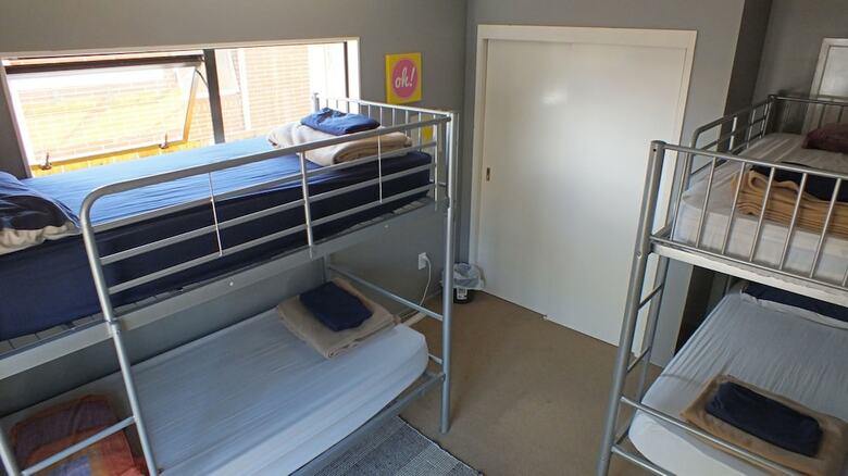 Hostal Bay Adventurer