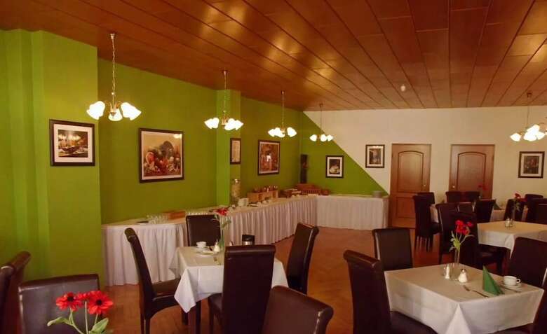 Hotel Garni Th�ringer Klo�theater