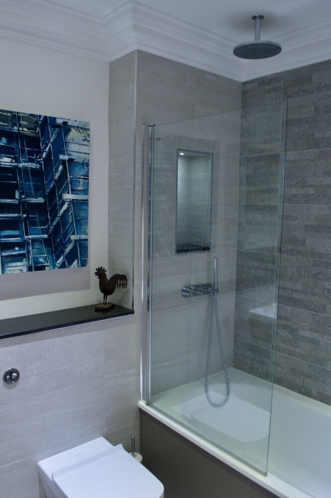 Apartamentos 2 Bedroom West End Flat Sleeps 4