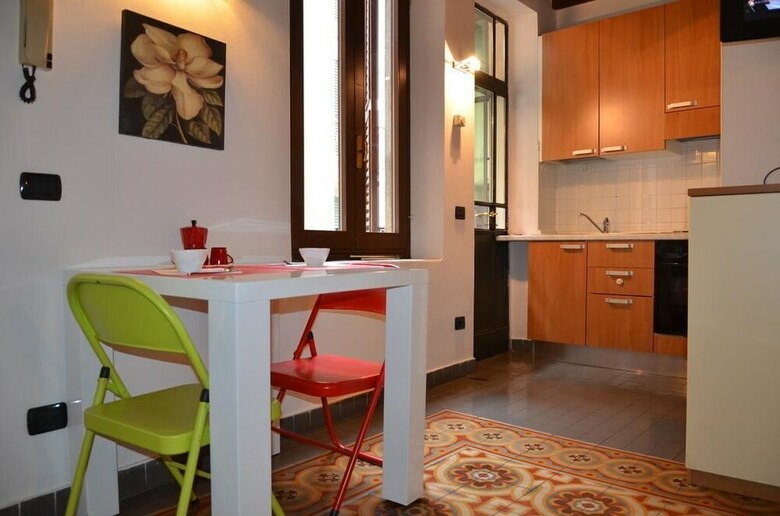 Hotel Room Suite Center