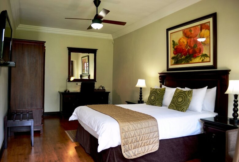 Hotel 5 On Jean