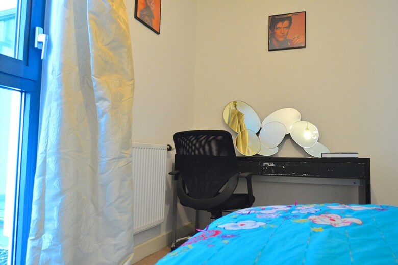 Modern 3 Bedroom Apartment On Dalston Square