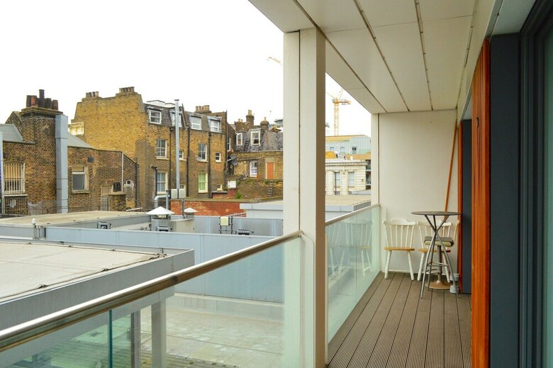 Modern 3 Bedroom Apartment On Dalston Square