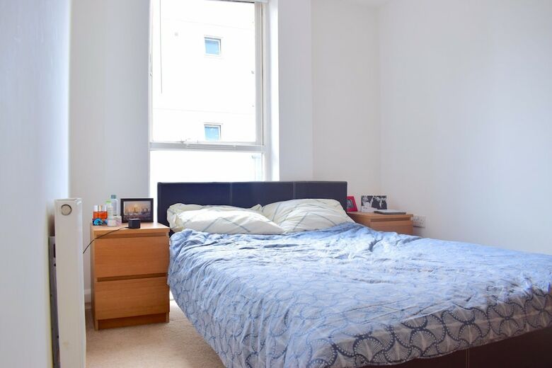 Modern 2 Bedroom Apartment Near Tower Hill