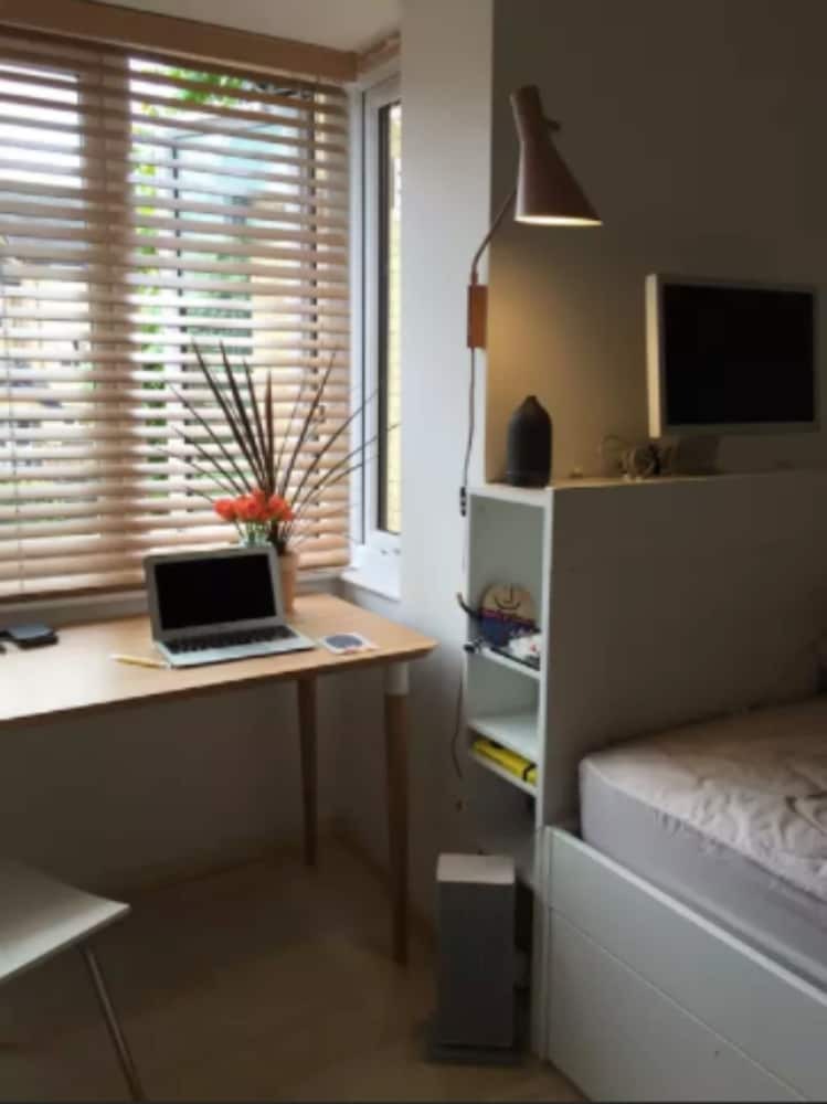 Modern Studio Apartment In South Bermondsey