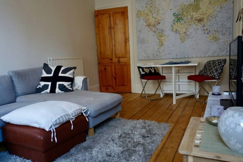 2 Bedroom Apartment In Edinburgh Sleeps 4