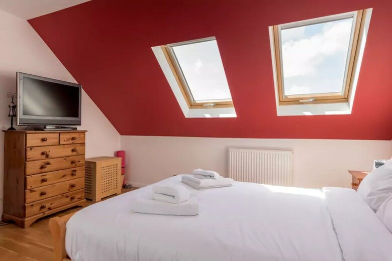 3 Bedroom House In Brighton With Garden