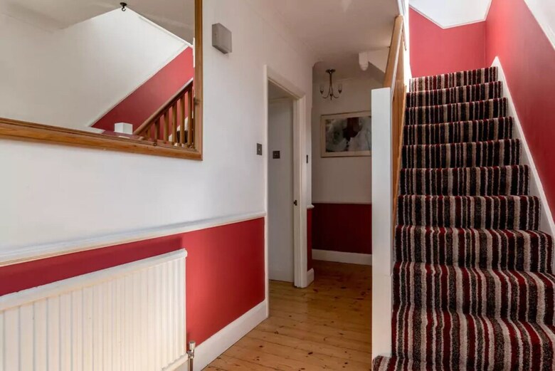 3 Bedroom House In Brighton With Garden