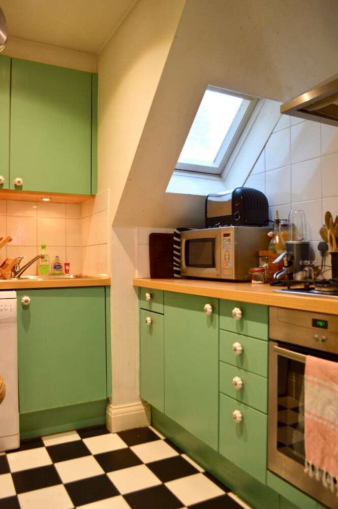 2 Bedroom Apartment In Belsize Park