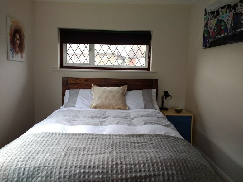 Three Bedroom Home With Garden In Brighton