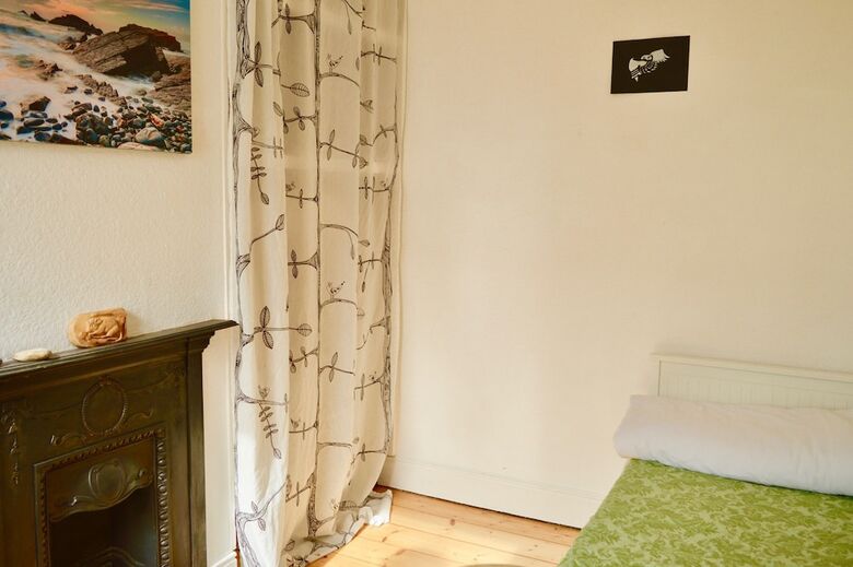 2 Bedroom Bristol Home