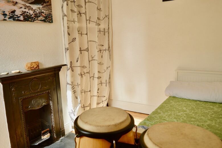 2 Bedroom Bristol Home