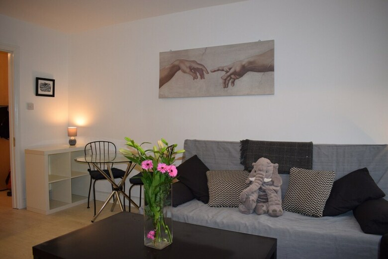 Apartamentos 1 Bedroom Flat 5 Minutes Away From Stephens Green
