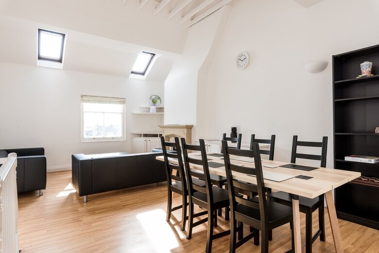 Modern 3 Bedroom Central Brighton House