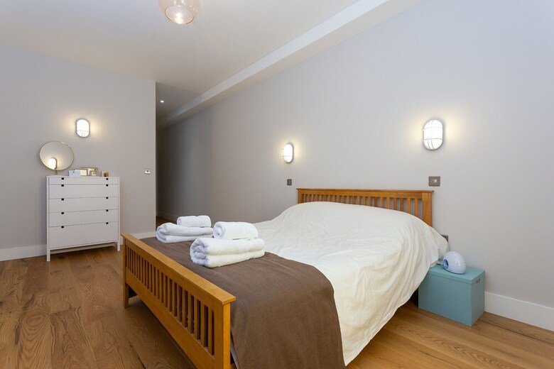 Apartamentos 1 Bedroom Converted Warehouse In Stoke Newington