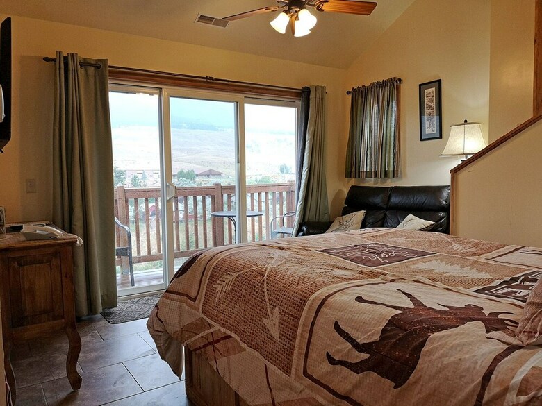 Motel Yellowstone Riverside Cottages