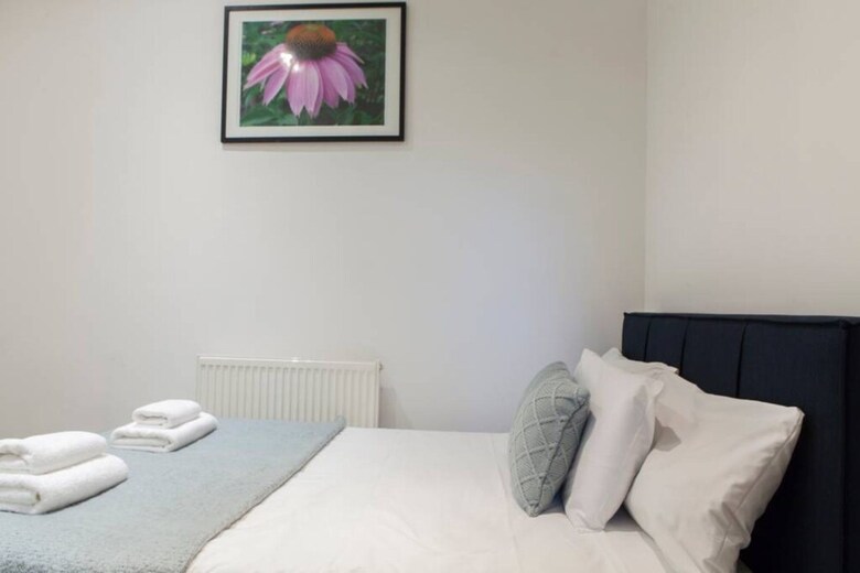 Apartamentos 2 Bedroom Flat With Free Parking Nearby Accommodates 6
