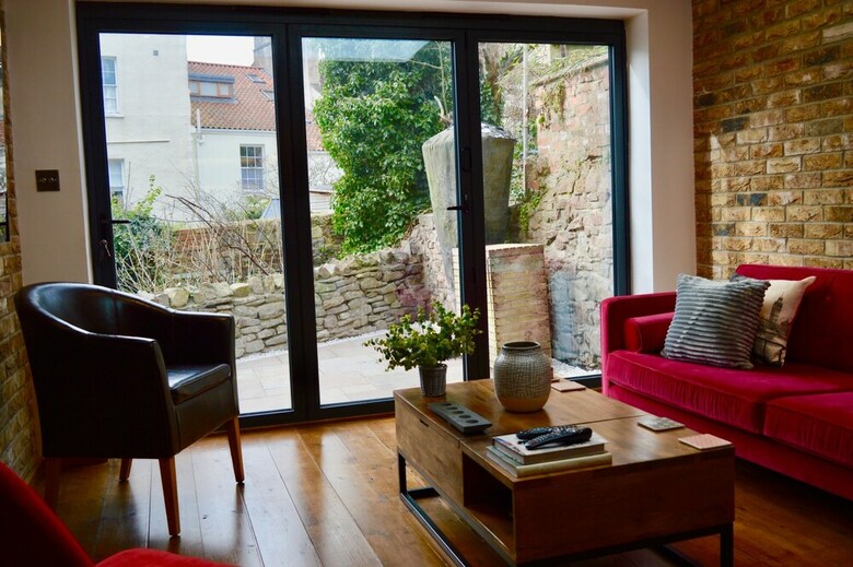 Bright 3 Bedroom Home Bristol