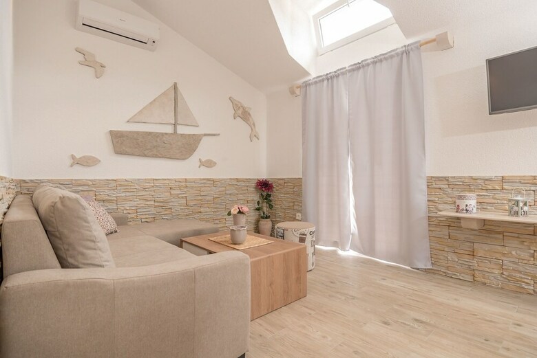 Beach Resort Apartments Bucina