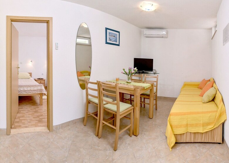 Beach Resort Apartments Bucina