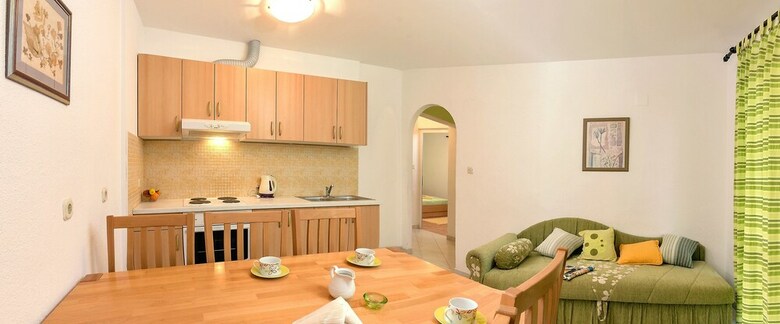 Beach Resort Apartments Bucina