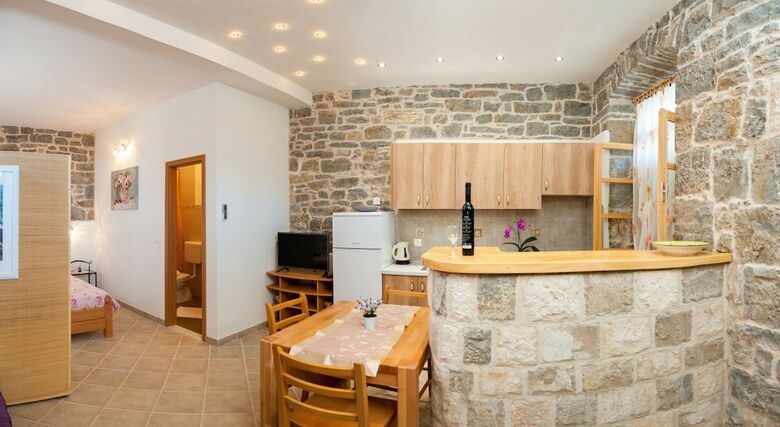 Beach Resort Apartments Podspiline