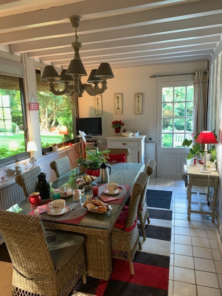 Bed & Breakfast Les Chaumi�res Du Pays D'auge