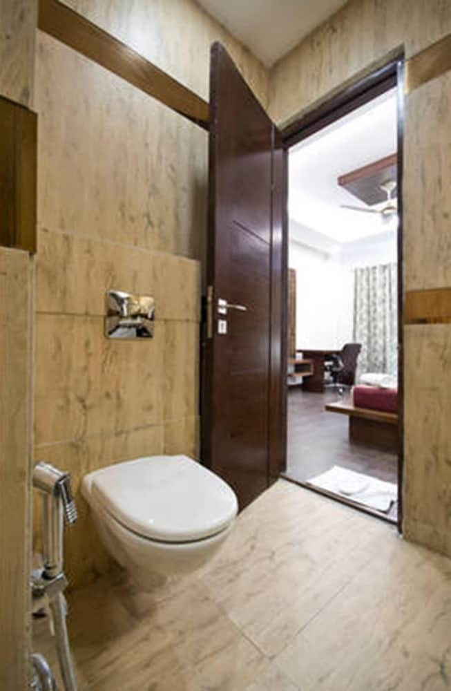 Hotel Green Earth - Sushant Lok