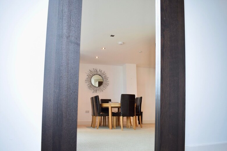 Apartamentos 2 Bedroom Penthouse With Balcony And Castle Views