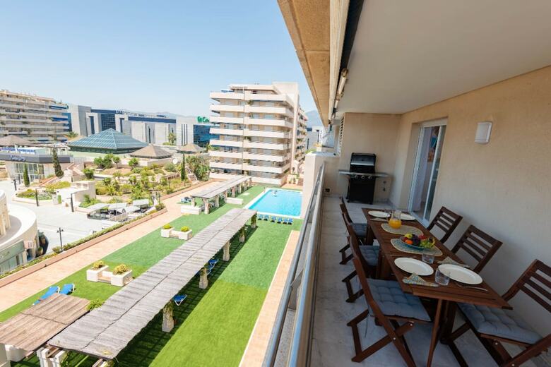 Apartamentos Puerto Ban�s Sea Front