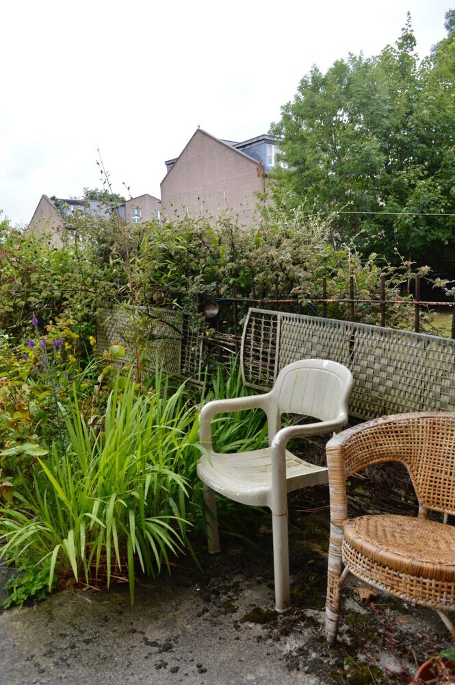 2 Bedroom Apartment In Blackford