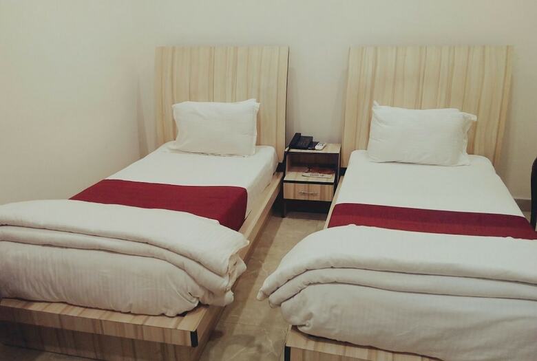 Hotel Crossroad