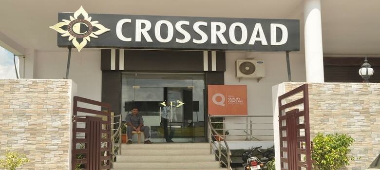 Hotel Crossroad