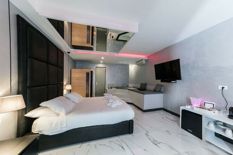 Hotel Comola Luxury Suite