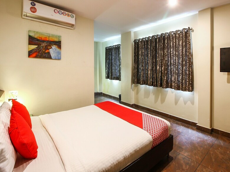 Oyo 18592 M Hotel