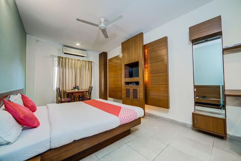 Hotel Oyo 18529 Hallmark Inn Jubilee Hills