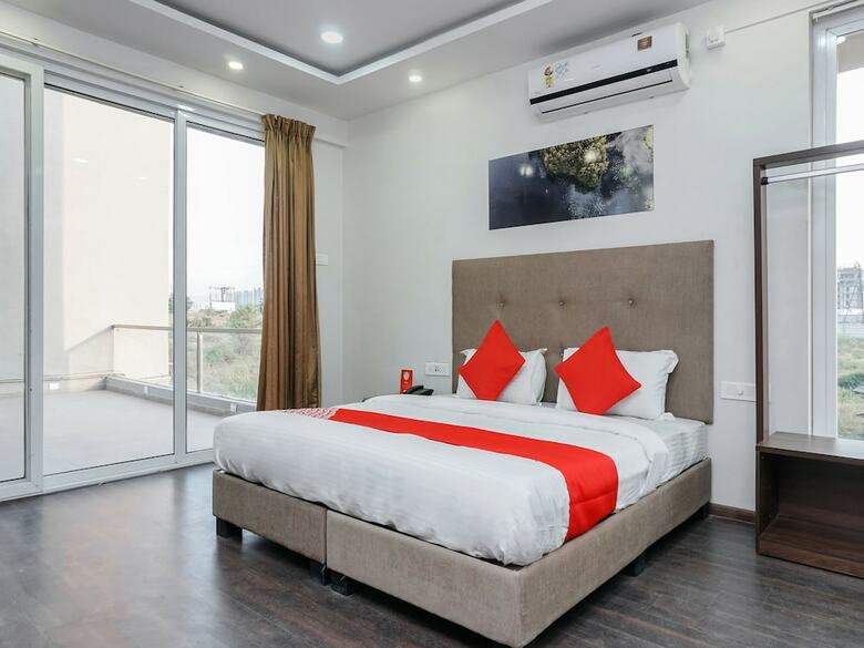 Oyo 16832 Hotel I Suite 2